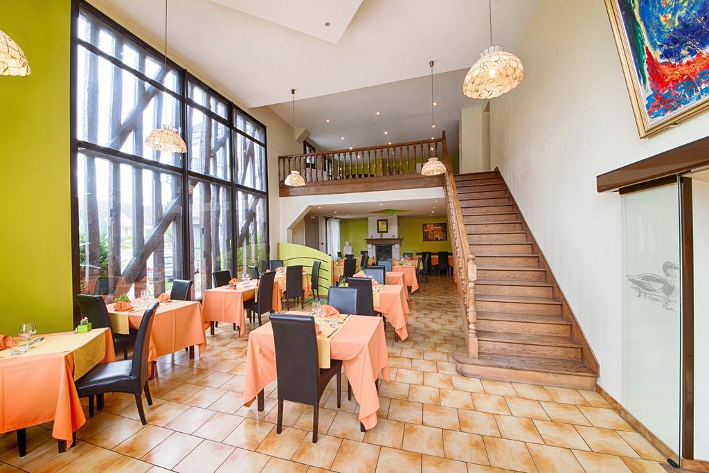 Hotel Logis Le Tadorne Piney Exterior foto